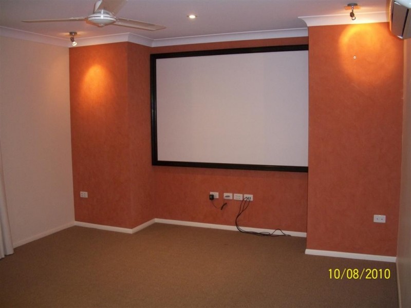 10 Perisher Court, Mount Louisa QLD 4814