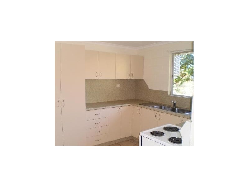 2/6 Viles Street, Rosslea QLD 4812