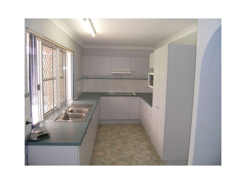 46 Rundle Street, Mount Louisa QLD 4814