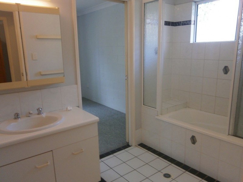 46 Rundle Street, Mount Louisa QLD 4814