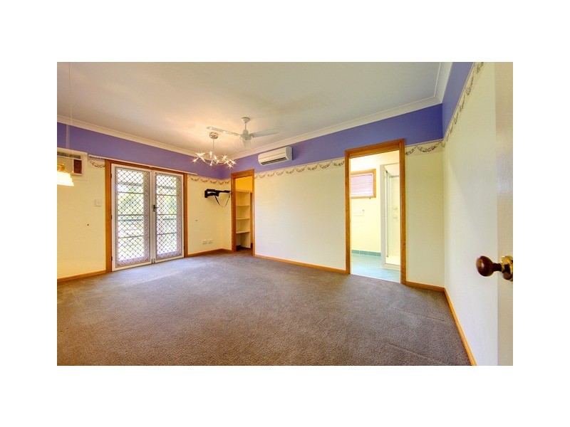 2 Sandalwood Court, Mount Louisa QLD 4814