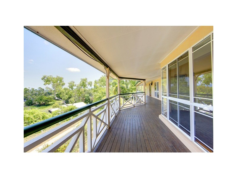 2 Sandalwood Court, Mount Louisa QLD 4814