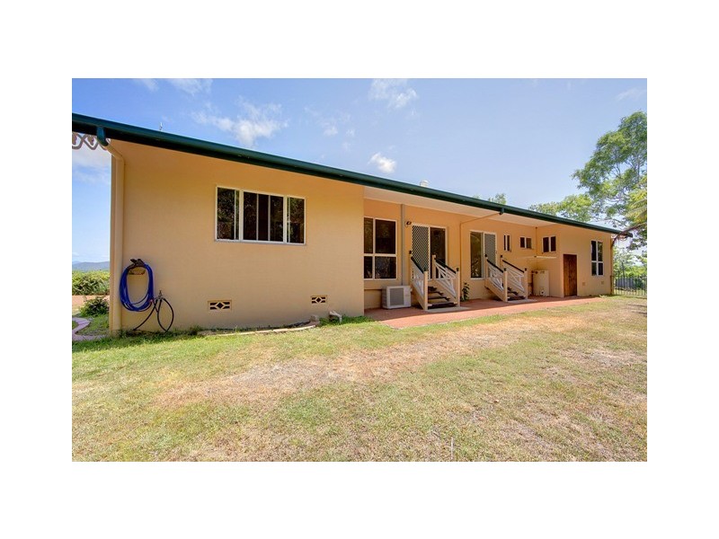 2 Sandalwood Court, Mount Louisa QLD 4814