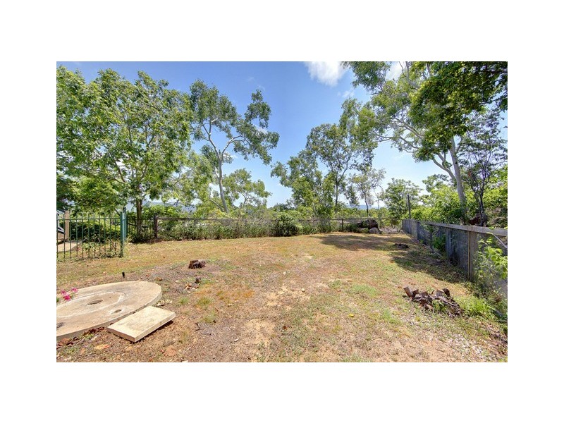 2 Sandalwood Court, Mount Louisa QLD 4814