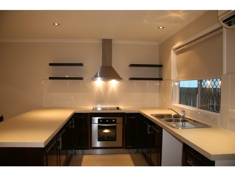 3/27 Harold Street, West End QLD 4810