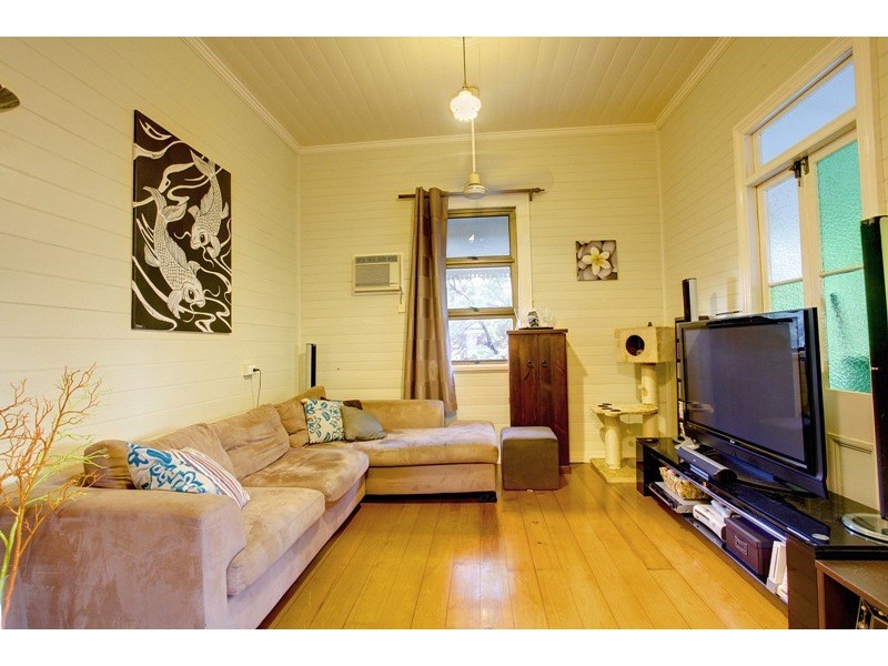 50 Eleventh Avenue, Railway Estate QLD 4810