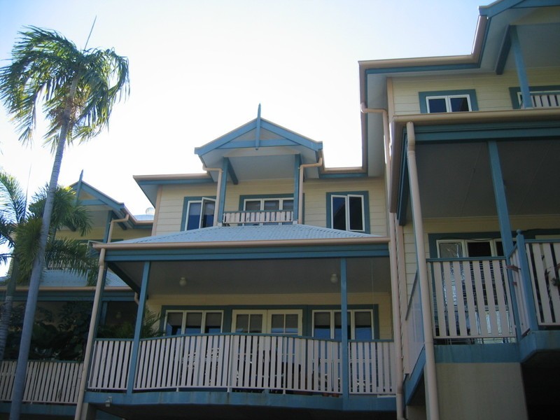 2/15 Cleveland Terrace, North Ward QLD 4810