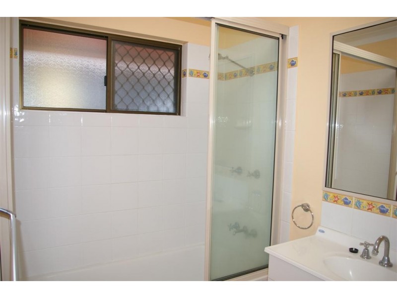 42 Estuary Parade, Douglas QLD 4814