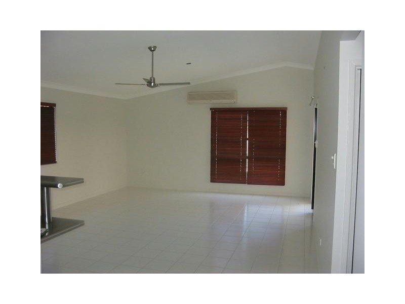 74 Estuary Parade, Douglas QLD 4814