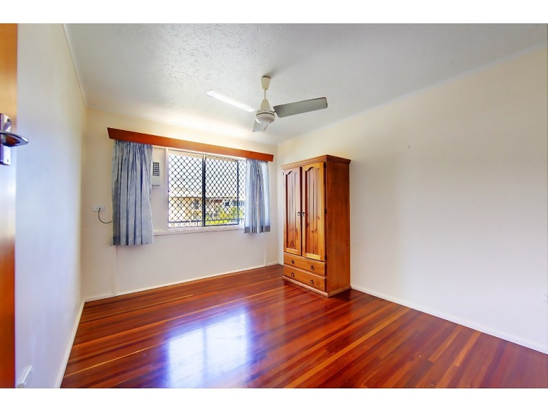 8 Sturges Street, Hermit Park QLD 4812