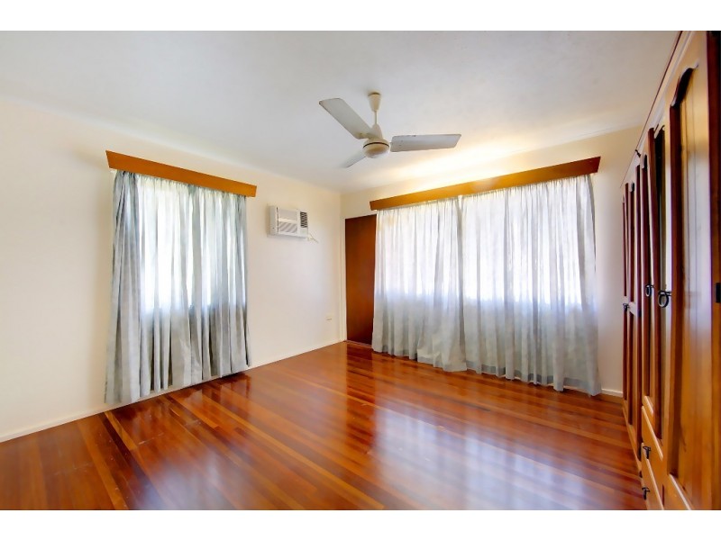 8 Sturges Street, Hermit Park QLD 4812