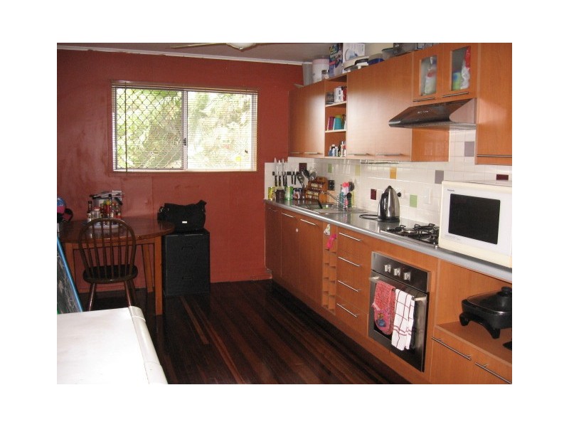 12 Illuta Street, Rasmussen QLD 4815