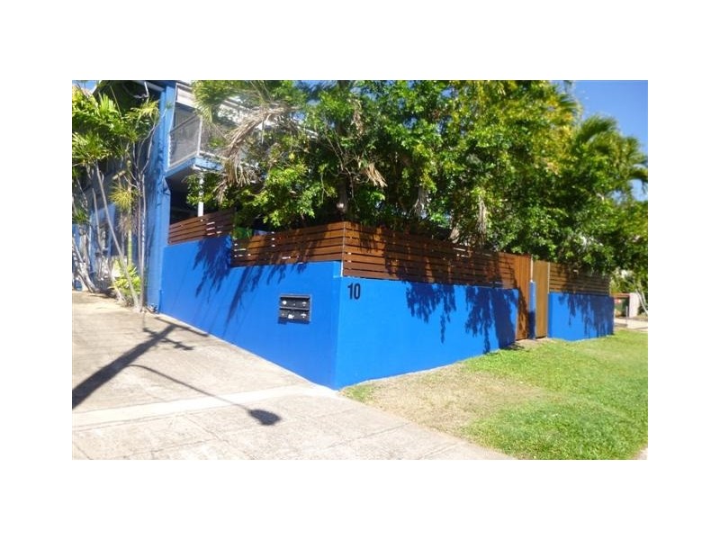 2/10 Paxton Street, North Ward QLD 4810