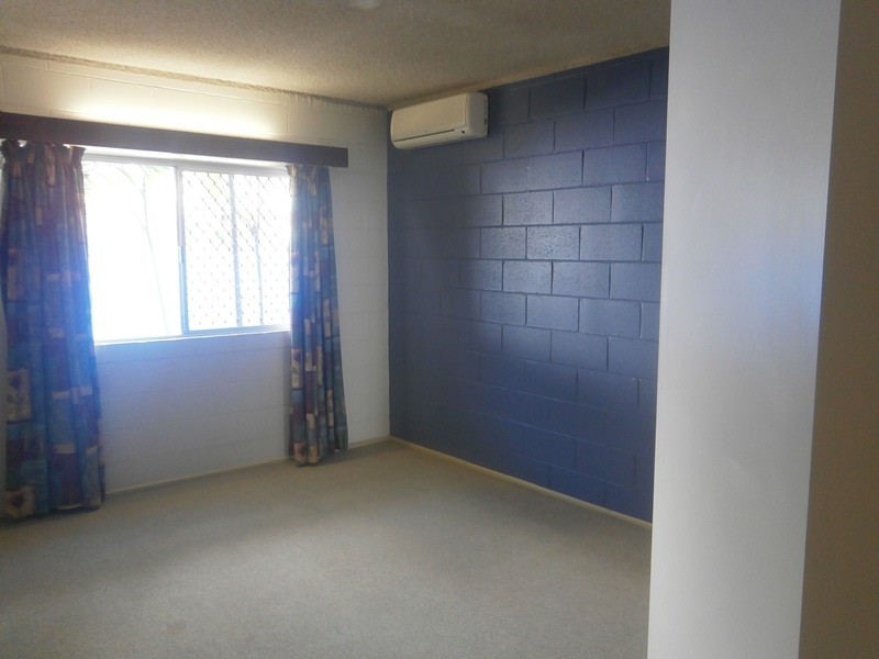 2/10 Paxton Street, North Ward QLD 4810