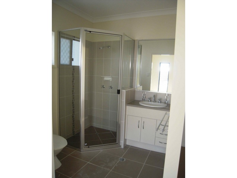 6 BLACK APPLE AVENUE, Mount Low QLD 4818