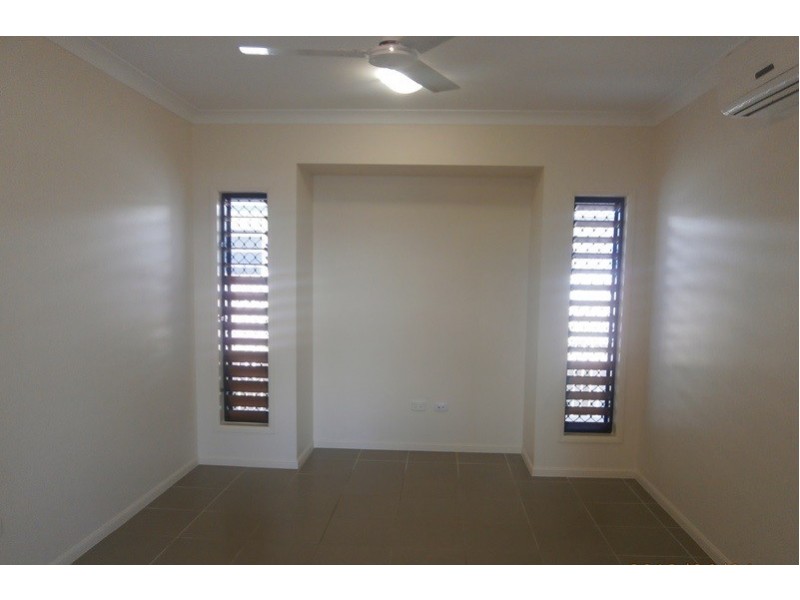 6 BLACK APPLE AVENUE, Mount Low QLD 4818