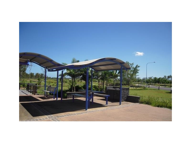 6 BLACK APPLE AVENUE, Mount Low QLD 4818