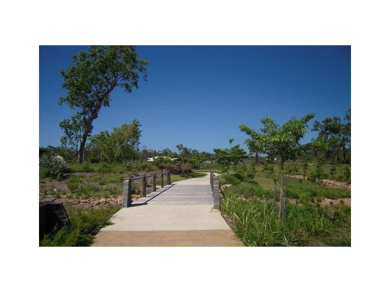 6 BLACK APPLE AVENUE, Mount Low QLD 4818