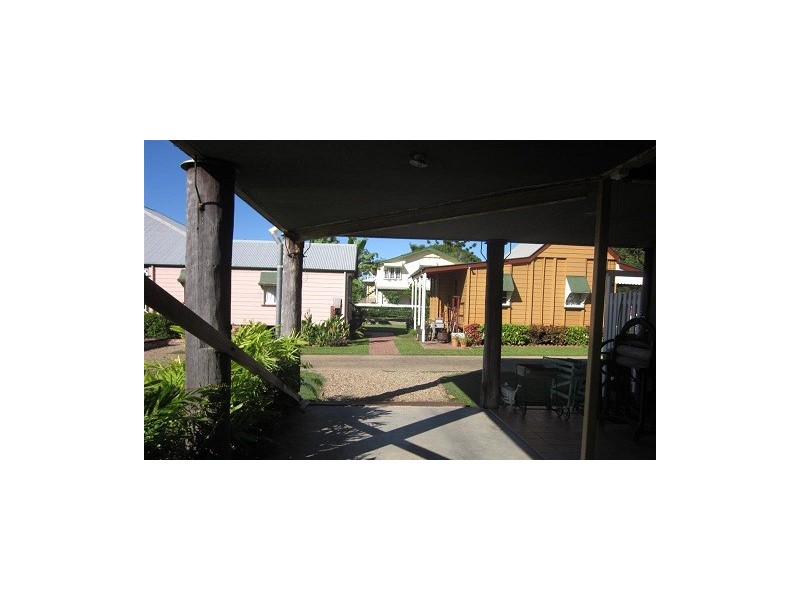 5 Castling Street, West End QLD 4810