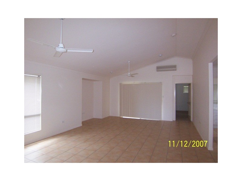 92 Estuary Parade, Douglas QLD 4814