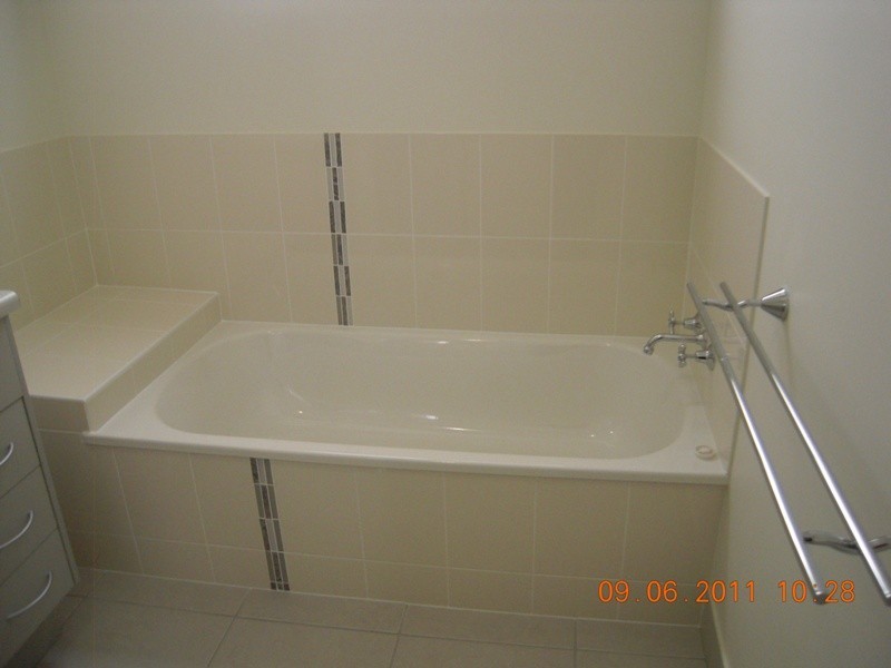 4 BLACK APPLE AVENUE, Mount Low QLD 4818