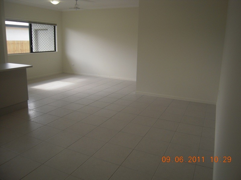 4 BLACK APPLE AVENUE, Mount Low QLD 4818