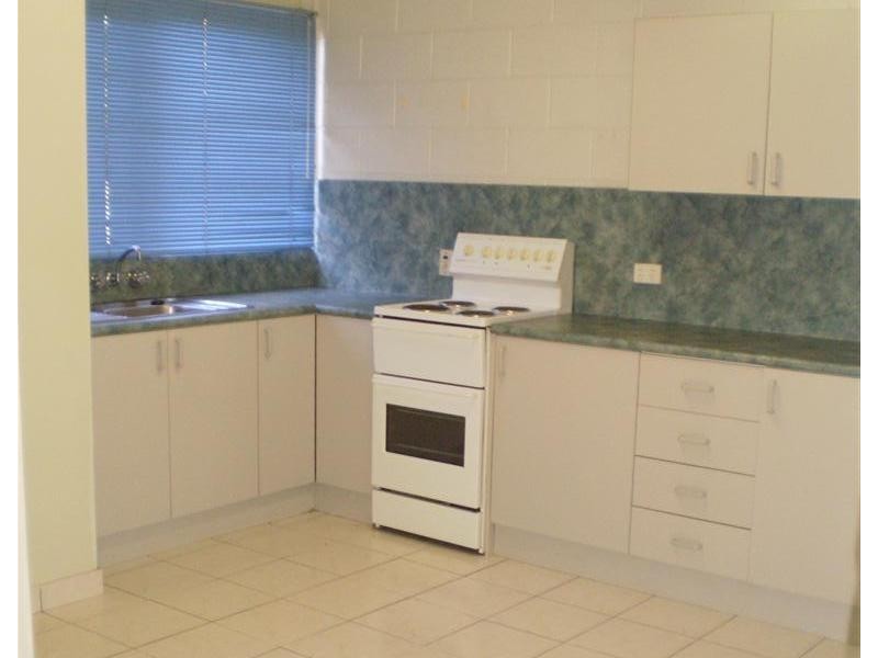 7/174 Harold Street, West End QLD 4810