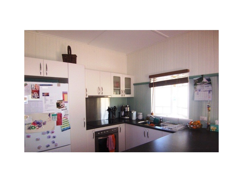 8 Jermyn Street, Hyde Park QLD 4812