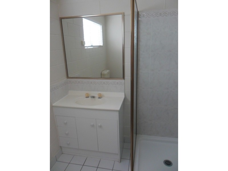 3/36 Henry Street, West End QLD 4810