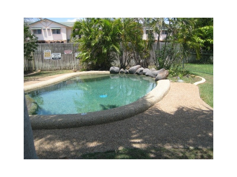 3/36 Henry Street, West End QLD 4810