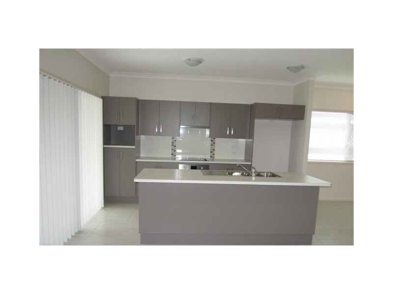 51 Beach Oak Drive, Mount Low QLD 4818