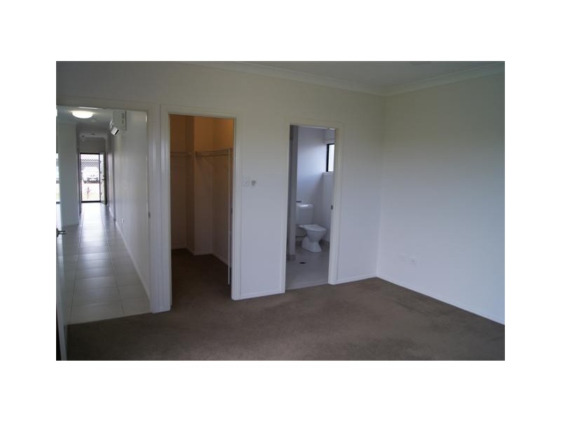 11 Ningaloo Crescent, Burdell QLD 4818