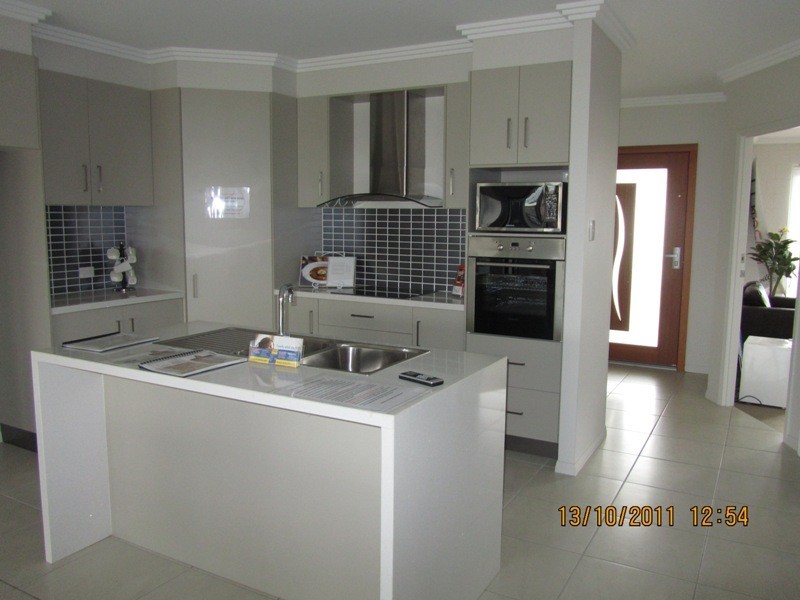 5 Balladonia Avenue, ‘Sanctum’, Mount Low QLD 4818