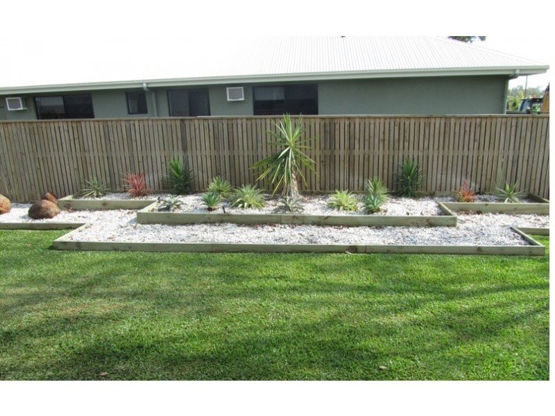 19 Bilbao Place, Bushland Beach QLD 4818