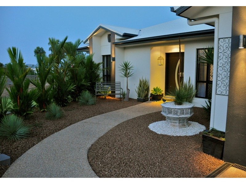 41 Minaret Way, Mount Louisa QLD 4814