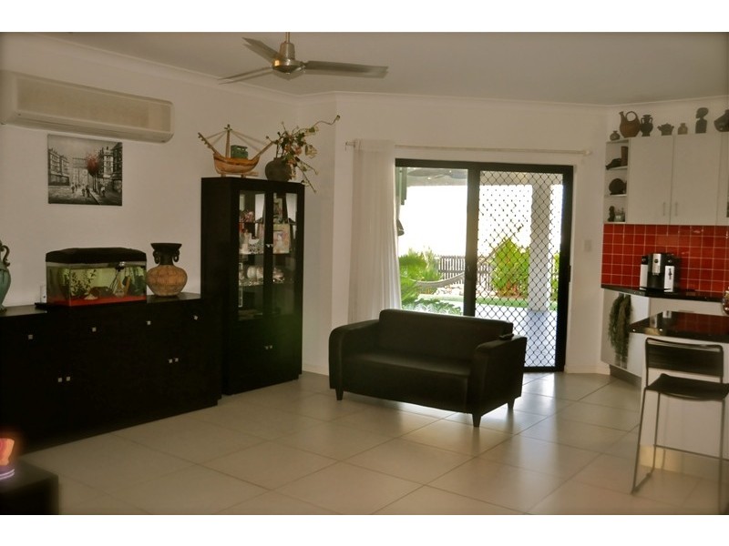 41 Minaret Way, Mount Louisa QLD 4814