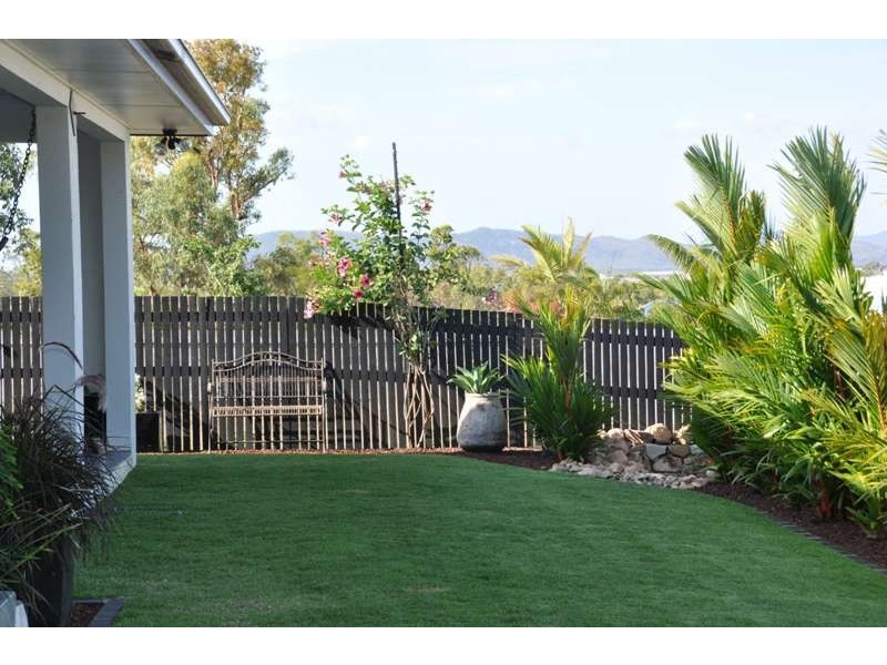 41 Minaret Way, Mount Louisa QLD 4814