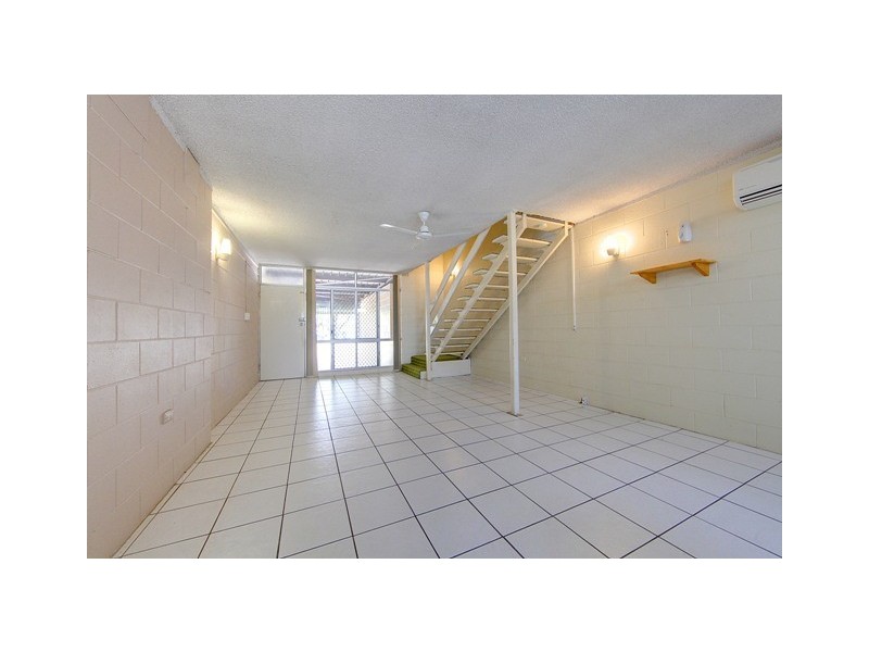 3/4 Cambridge St, Currajong QLD 4812