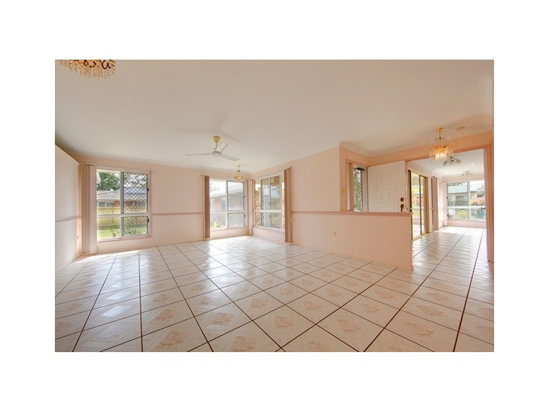 17 Hillgrove Court, Bushland Beach QLD 4818