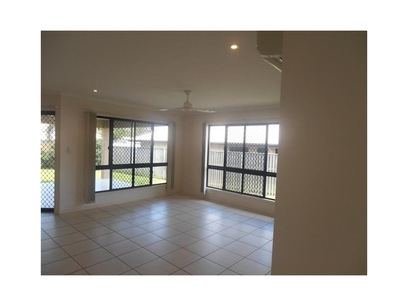 60 Woodwark Drive, Bushland Beach QLD 4818