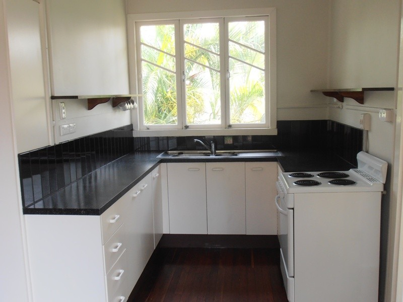 112 Twelfth Avenue, Railway Estate QLD 4810