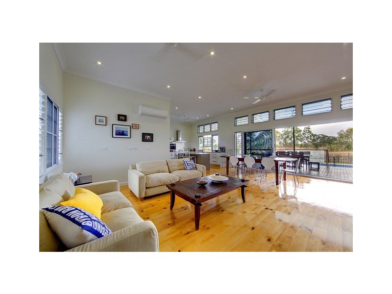 11 Whyte Street, Hermit Park QLD 4812