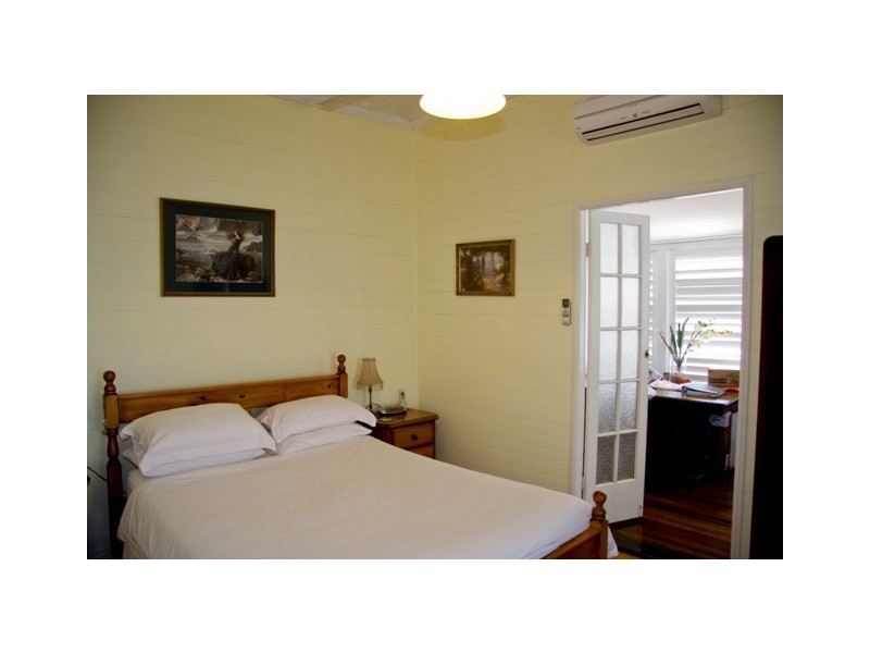 35 Sixth Street, South Townsville QLD 4810