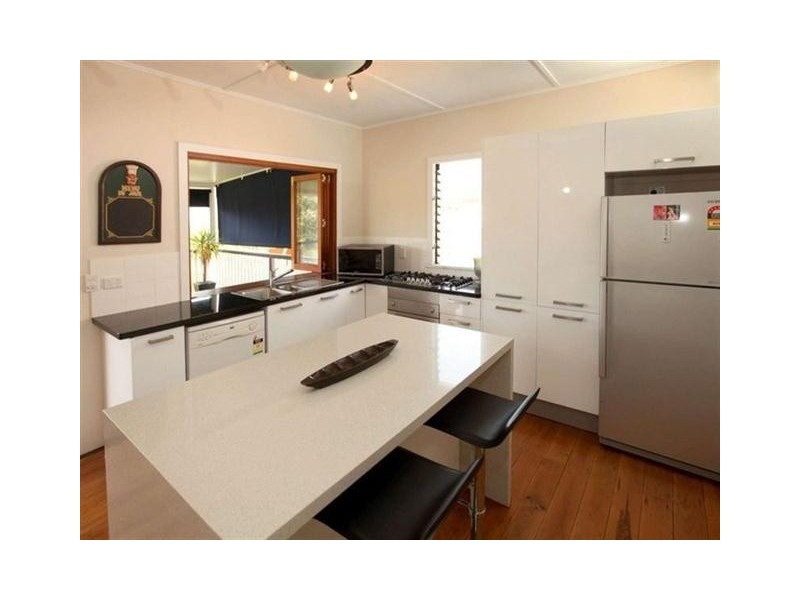 2 Spring Street, Hermit Park QLD 4812