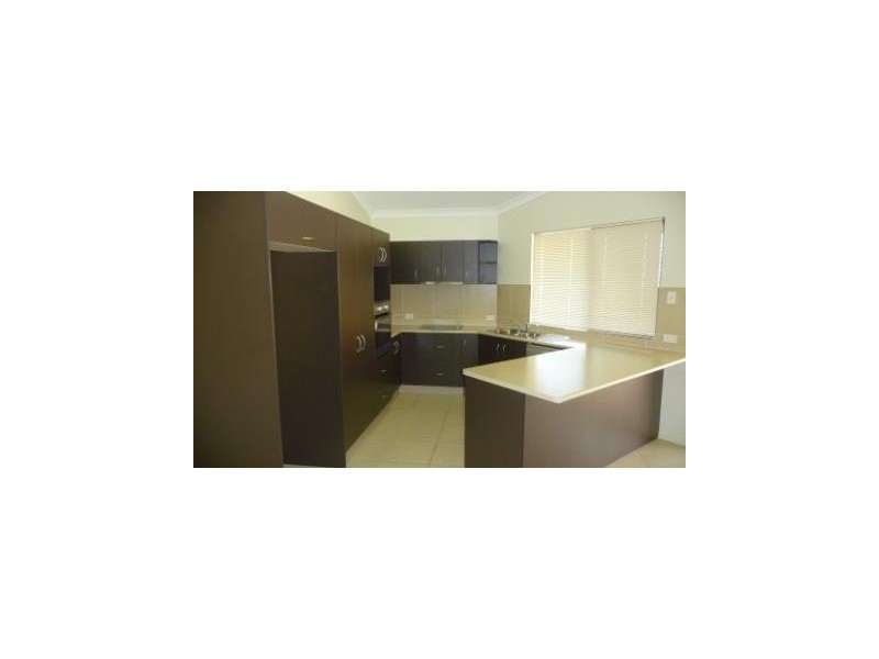 8 Browning Street, Mount Louisa QLD 4814