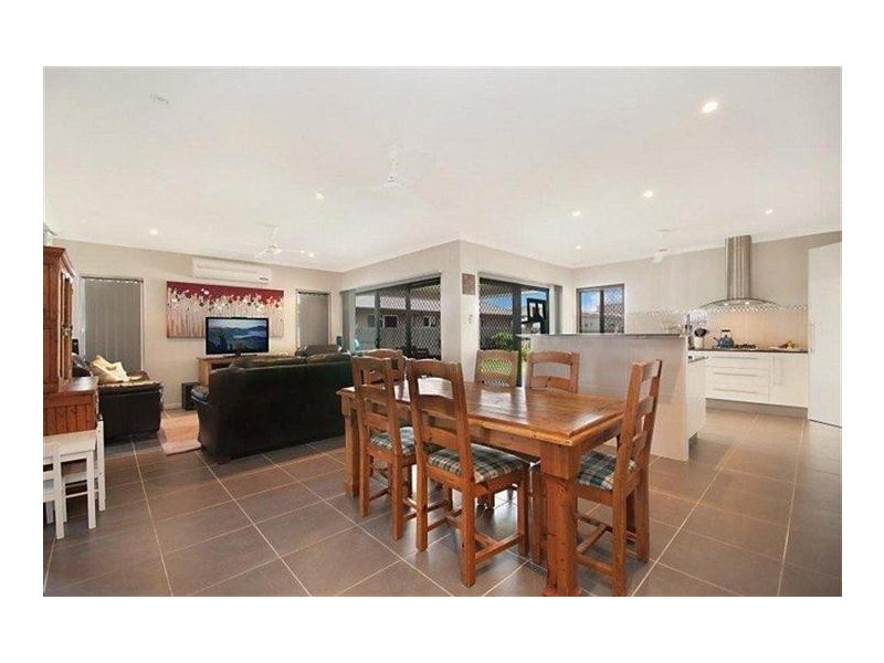 8 Newhaven Place, ‘Fairfield Waters’, Idalia QLD 4811