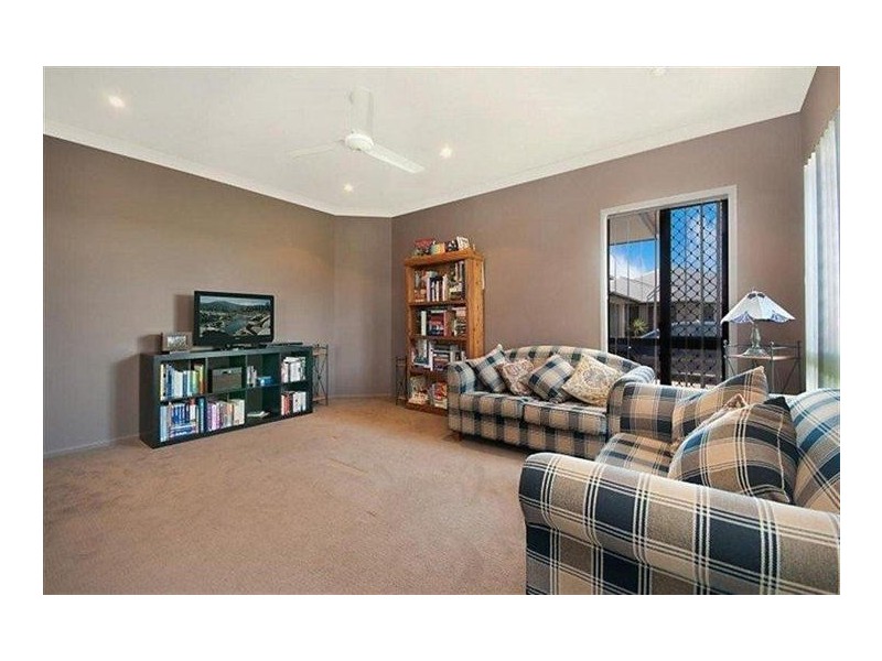 8 Newhaven Place, ‘Fairfield Waters’, Idalia QLD 4811