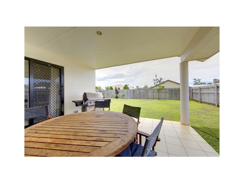 12 Eungella Court, Bushland Beach QLD 4818