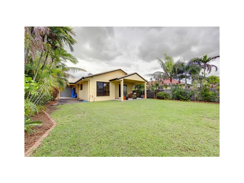 13 Saxby Crescent, Mount Louisa QLD 4814