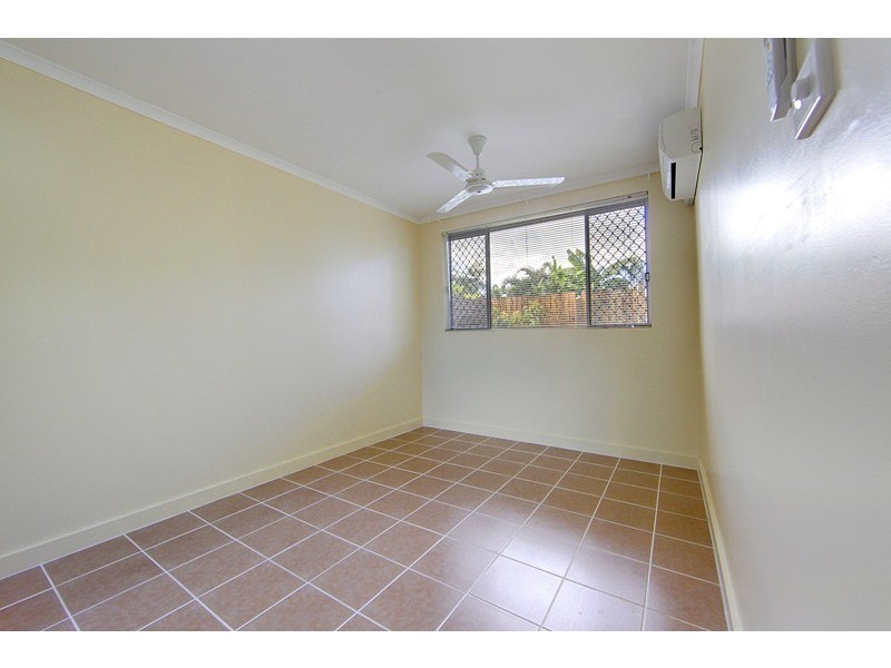 Unit 2 /17 Granville Street, Pimlico QLD 4812